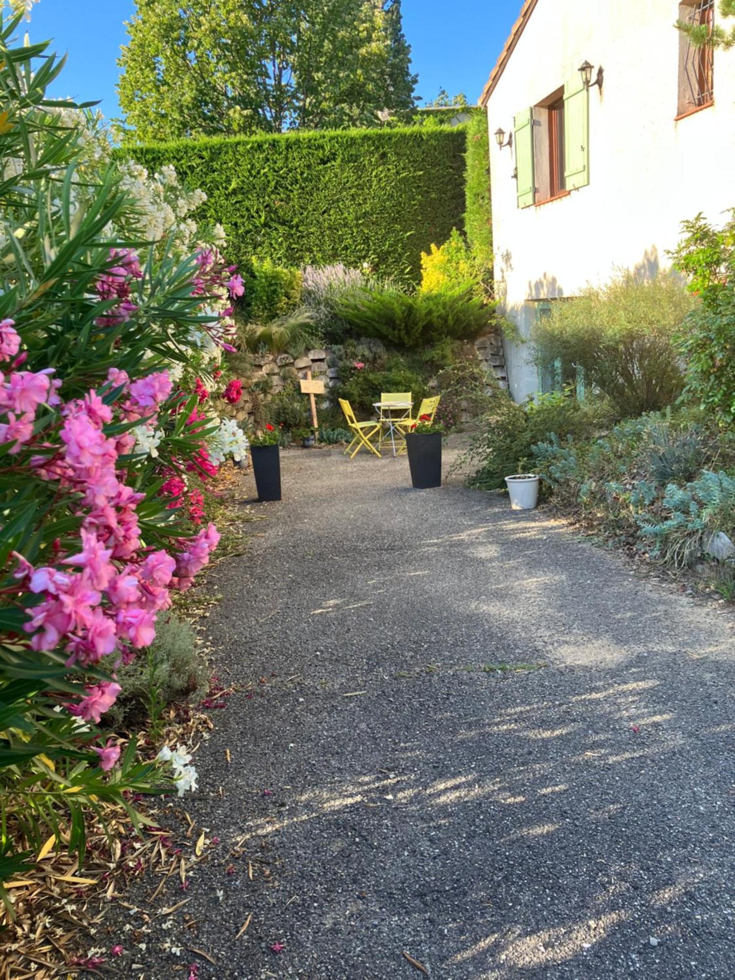 Apartamento La Fabrique Des Petits Bonheurs Dieulefit Exterior foto